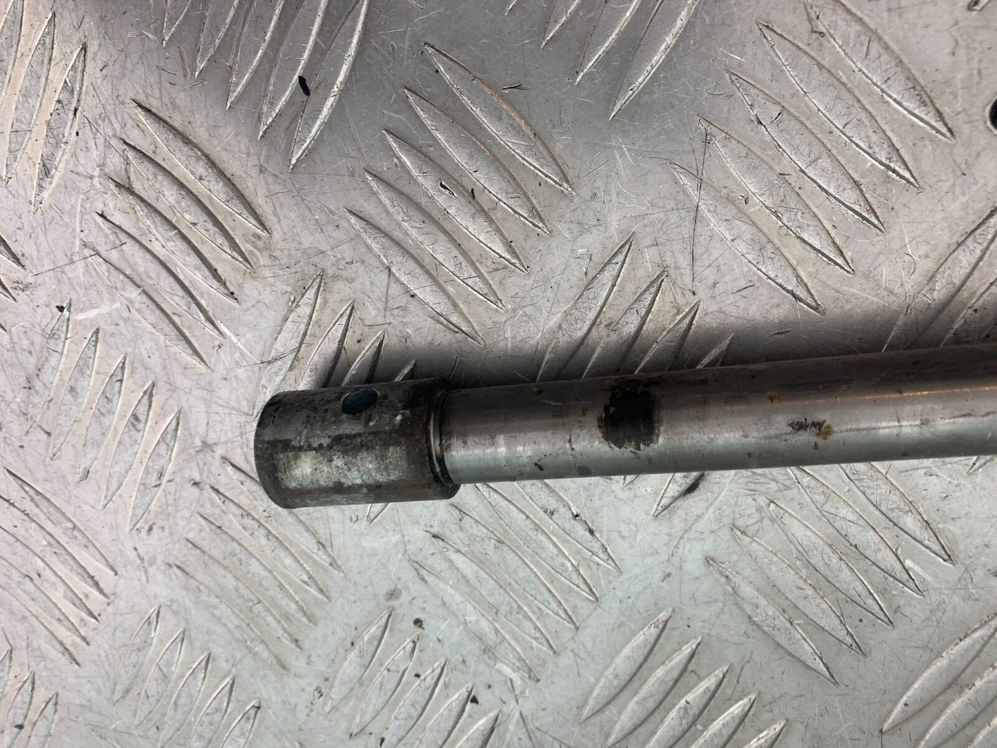HONDA ST1100 PAN EUROPEAN REAR WHEEL SPINDLE YEAR 1993-2001 (CMB1096)
