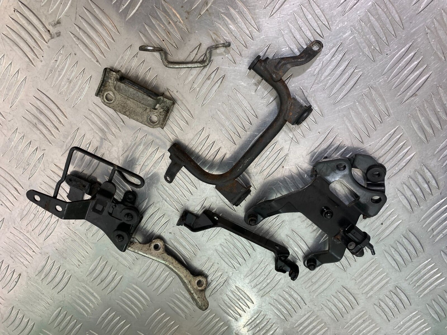 YAMAHA XVS 1300 MIDNIGHT STAR FRAME BRACKETS YEAR 2007-16 (CMB1027)