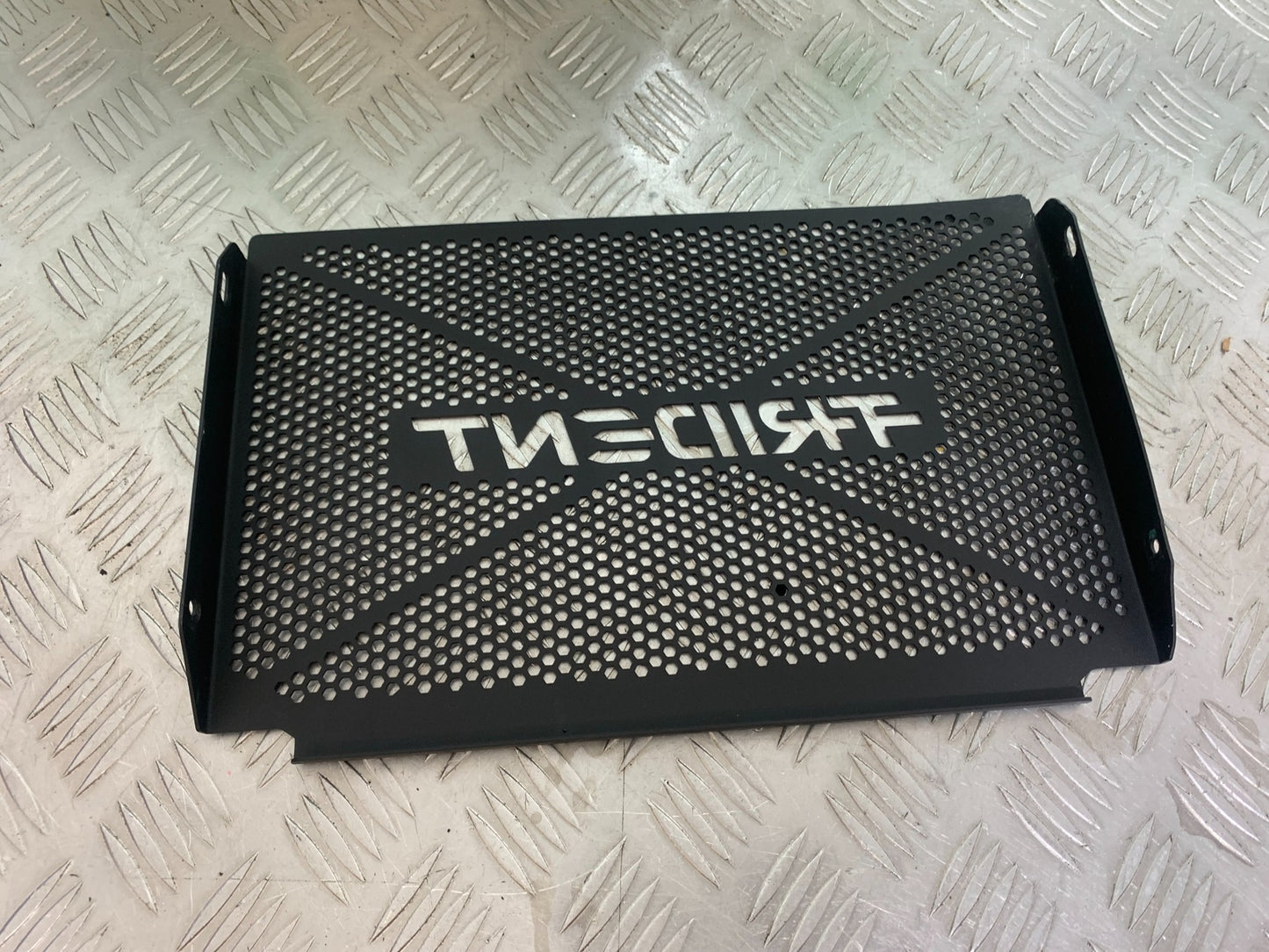 TRIUMPH TRIDENT 660 RADIATOR GRILL YEAR 2021-2024 (CMB1148)