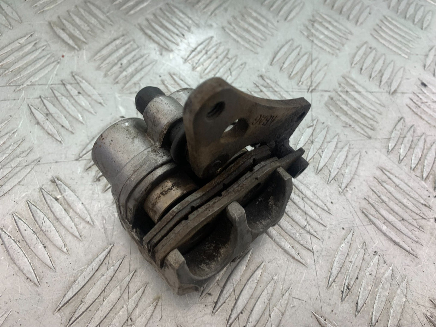 HONDA XL125 VARADERO FRONT BRAKE CALIPER YEAR 2001-2006 (CMB1210)
