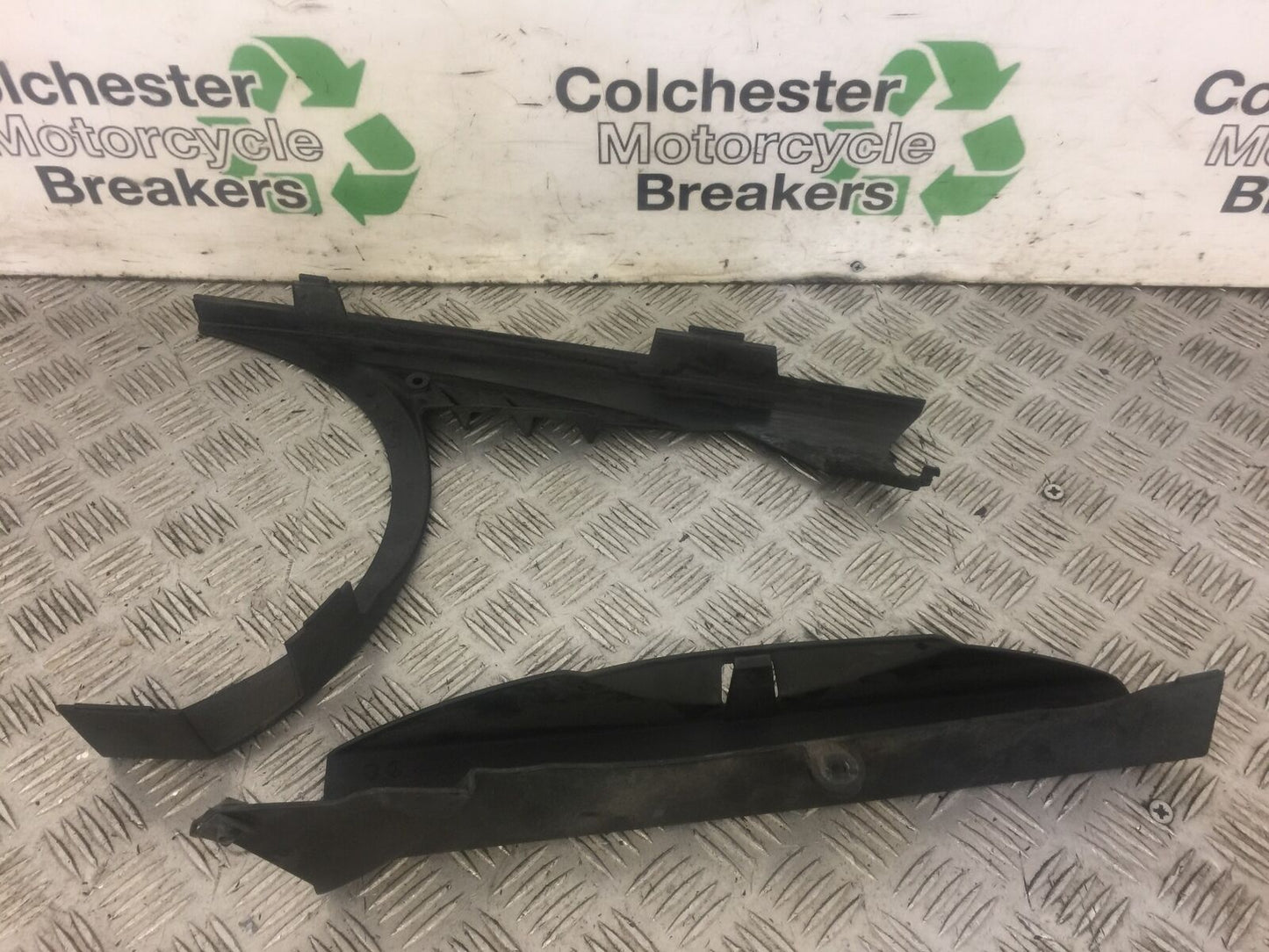 BMW F800 ST CHAIN GUARD YEAR 2011-2013 (STOCK 575)