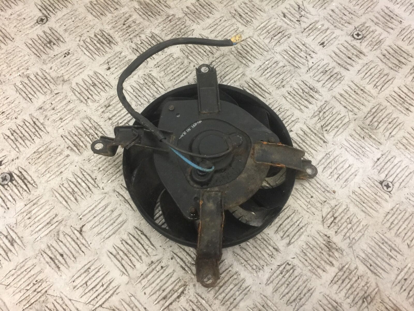 YAMAHA FZ6 RADIATOR FAN YEAR 2004 (STOCK 693)