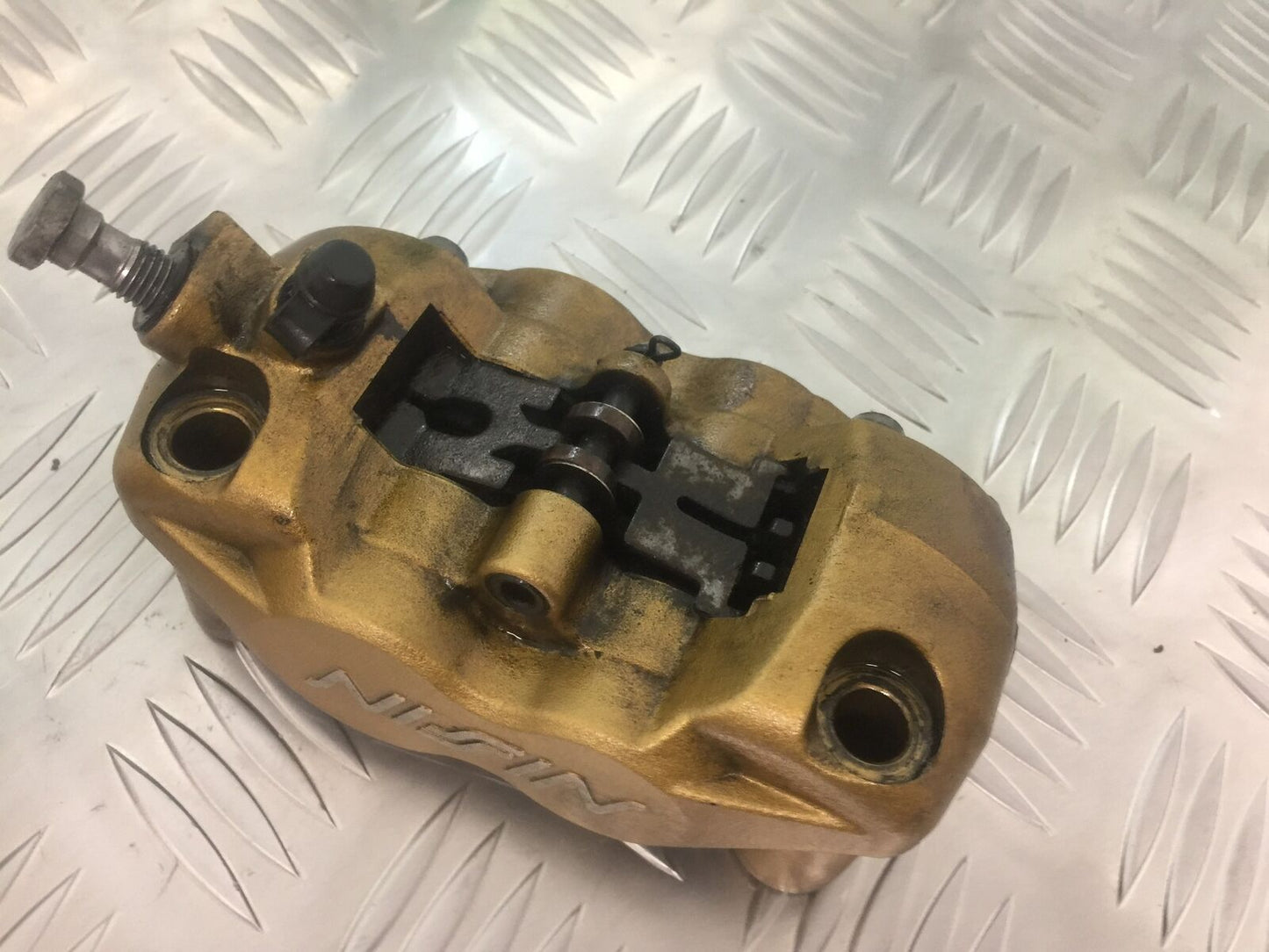 TRIUMPH STREET TRIPLE 675 R FRONT BRAKE CALIPERS YEAR 2009 (STOCK 918)