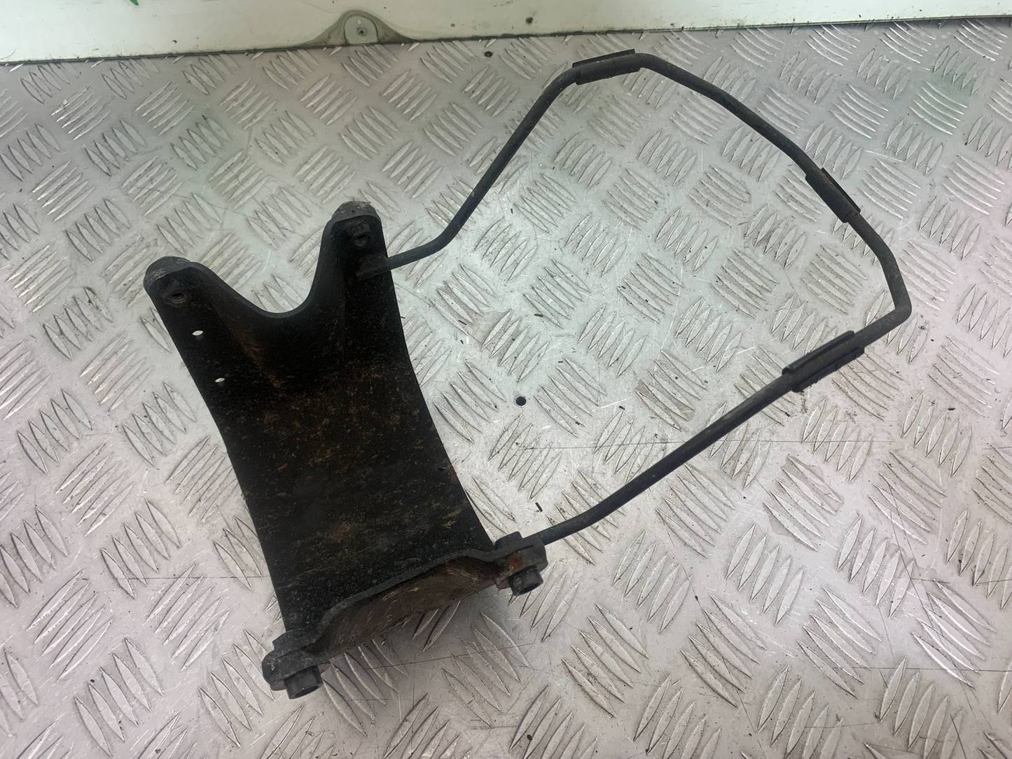 HONDA VTX1300 S-6 FRONT MUDGUARD BRACKET YEAR 2004-09 (CMB1159)