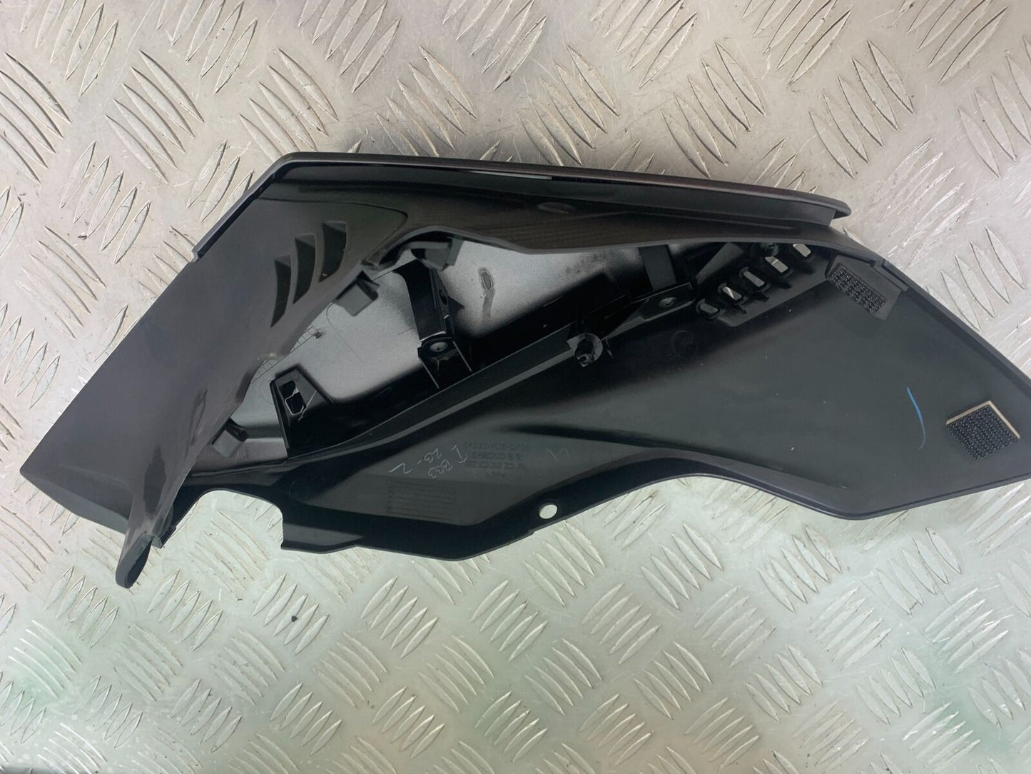 HONDA CB650 F CB 650 FA-H RIGHT SIDE COWL YEAR 2017-2019 (CMB1087)