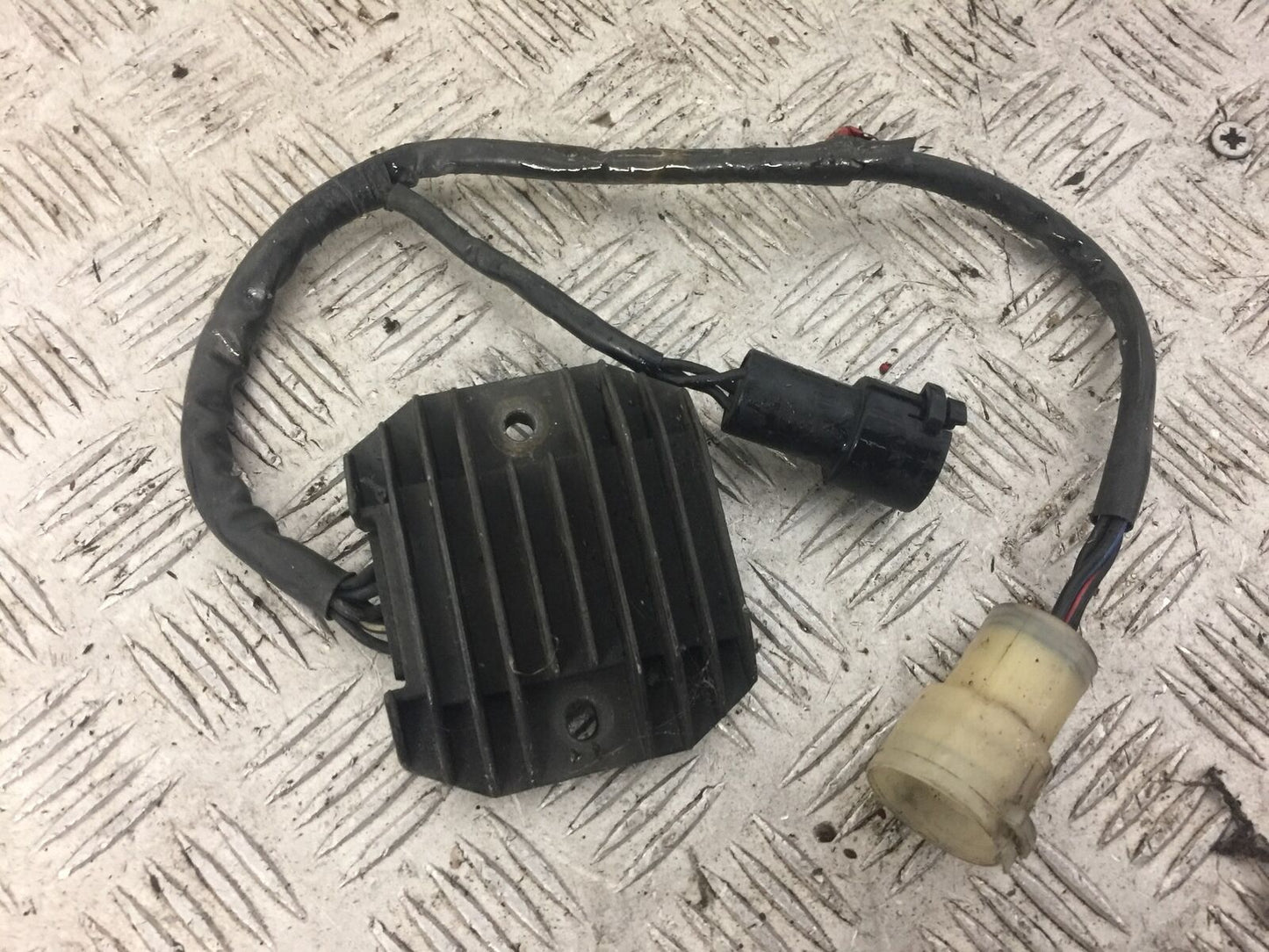 KAWASAKI ZX6R ZX6 J REGULATOR YEAR 2000 (STOCK 658)