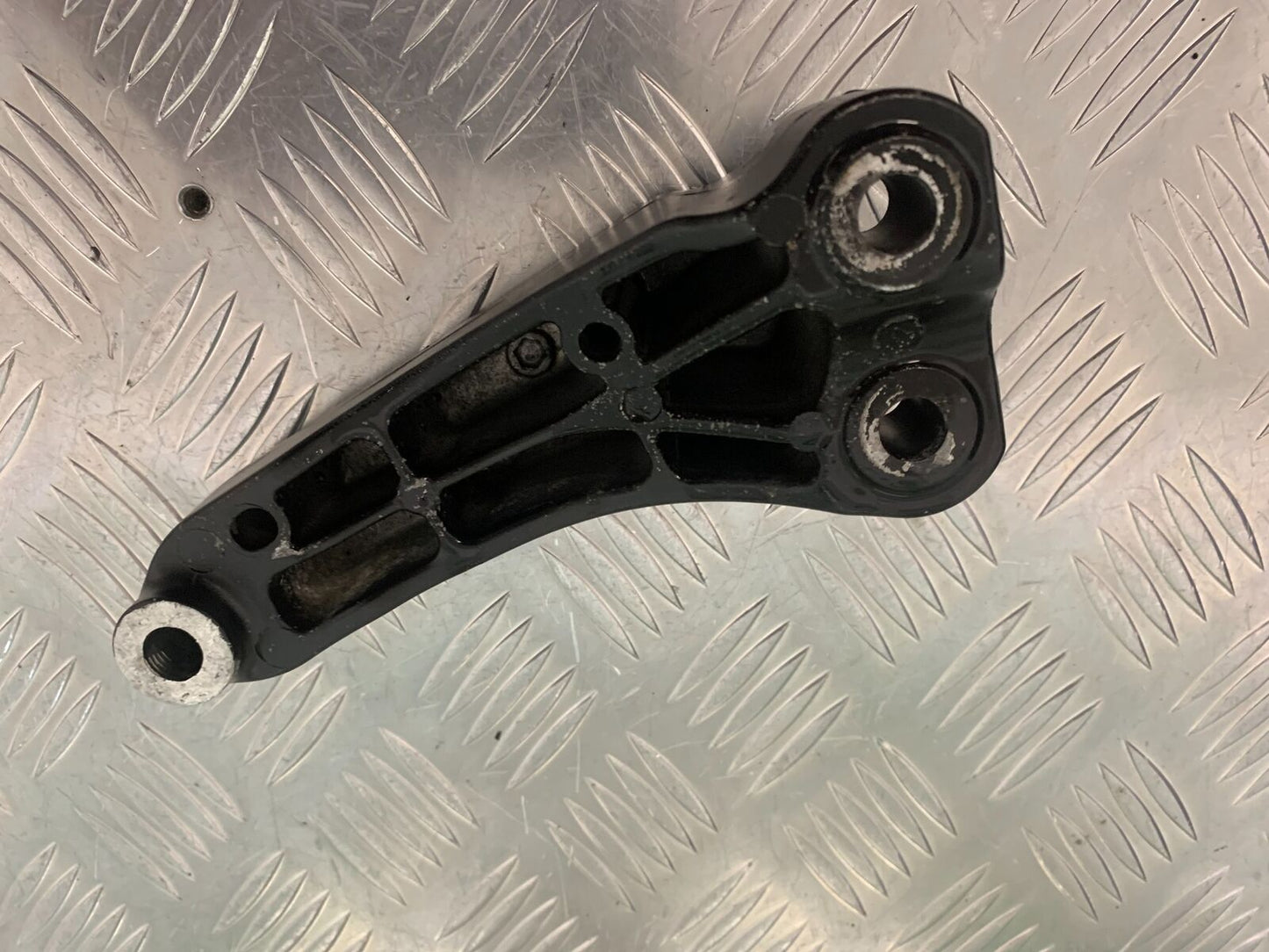 KAWASAKI Z750 Z 750 ENGINE MOUNT YEAR 2004-2006 (STOCK 963)