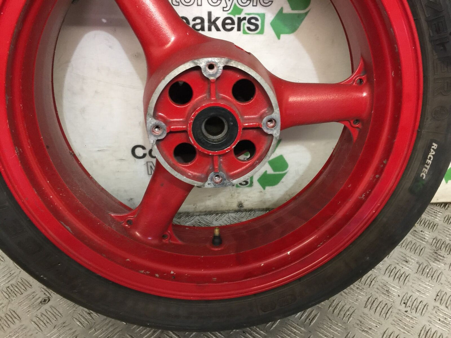 KAWASAKI ZX9R ZX9 C REAR WHEEL YEAR 1998-99 (STOCK 903)