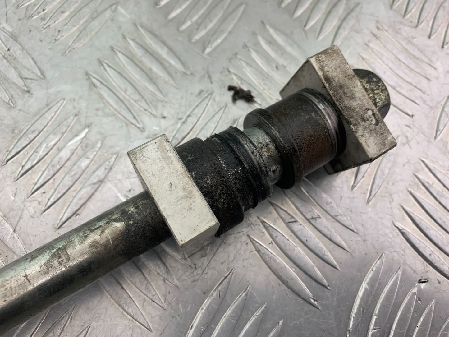 BENELLI LEONCINO 500 TRIAL REAR WHEEL SPINDLE YEAR 2020 (CMB1106)