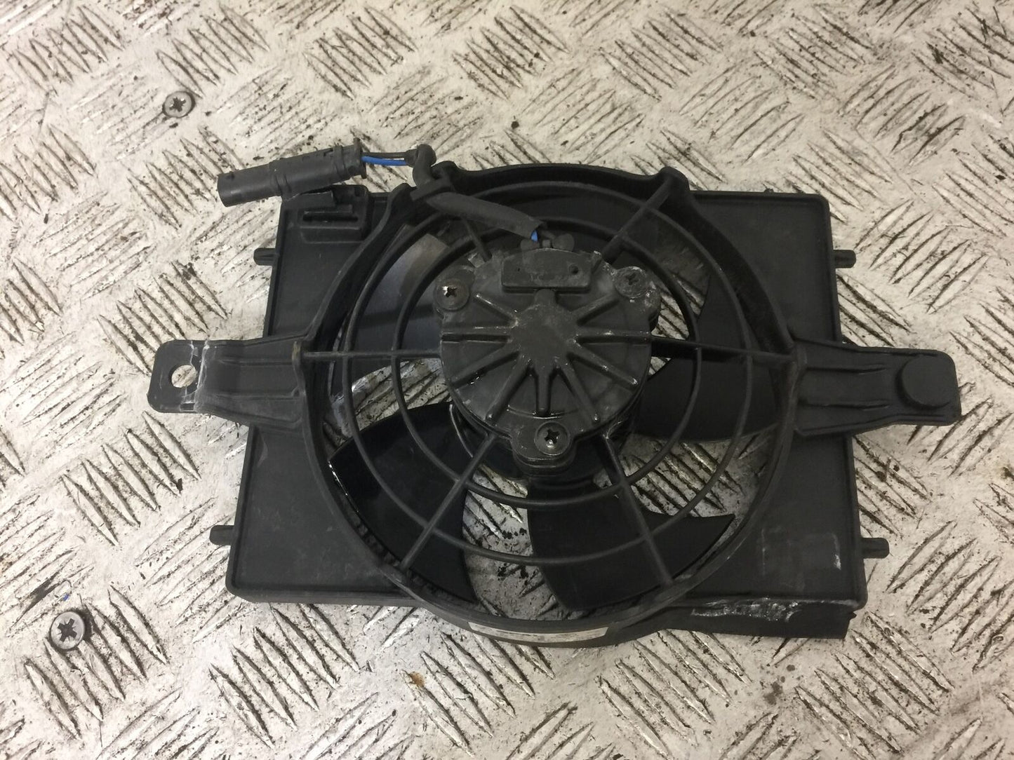 BMW R1200 GS TE EXCLUSIVE RADIATOR FAN YEAR 2018 (STOCK 702)