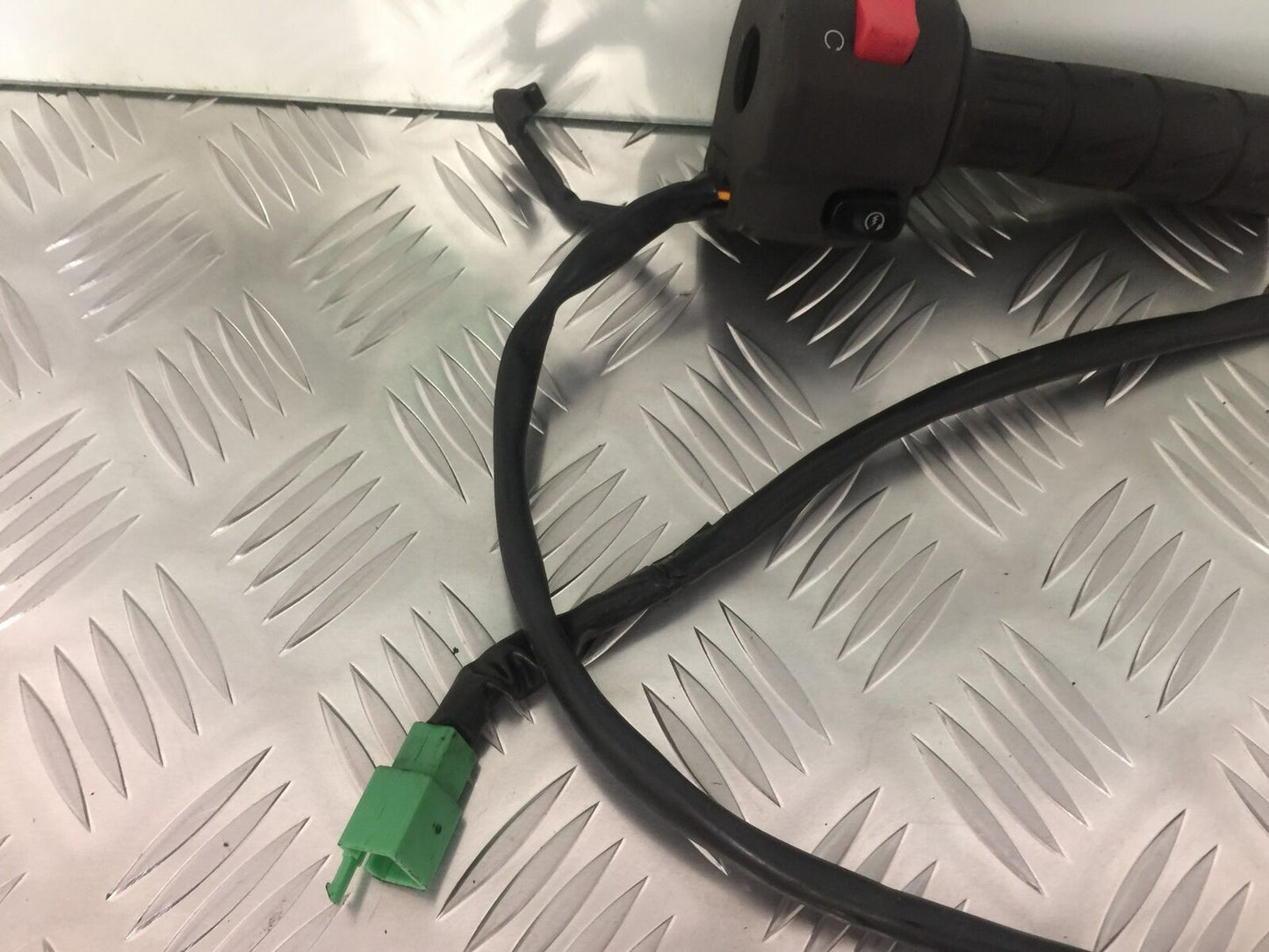KAWASAKI VERSYS 1000 KLZ 1000 RIGHT SWITCH GEAR YEAR 2015-2018 (STOCK 912)