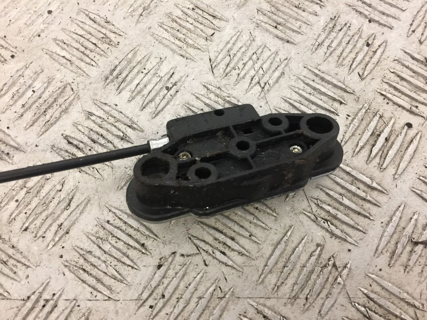 HYOSUNG GT250 COMET SEAT CATCH YEAR 2007 (STOCK 682)