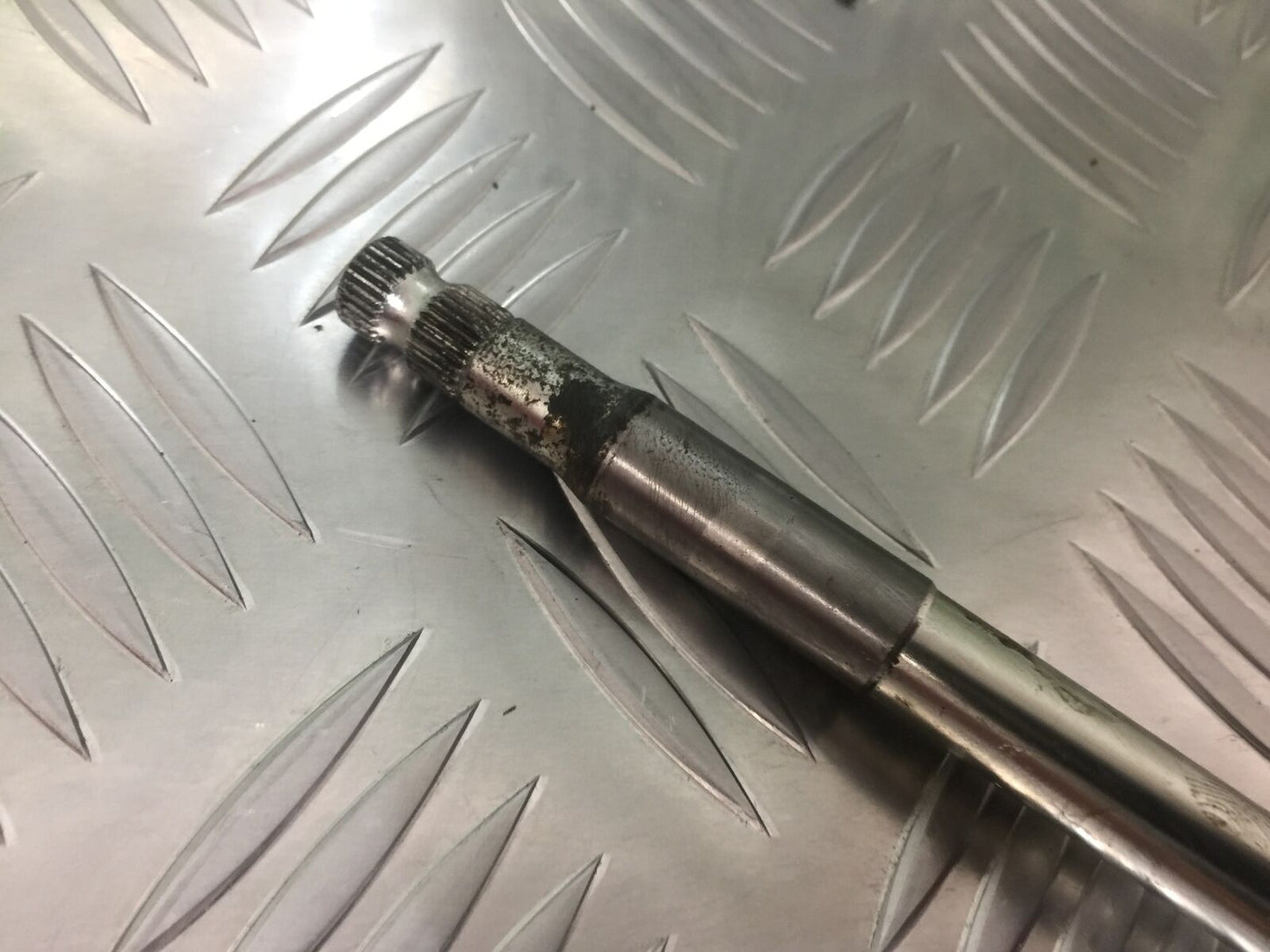 APRILIA DORSODURO 750 FACTORY GEAR SHAFT YEAR 2011 (STOCK 908)