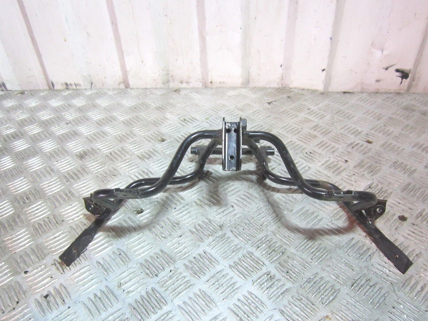 SUZUKI AN400 AN 400 BURGMAN FAIRING BRACKET YEAR 2000
