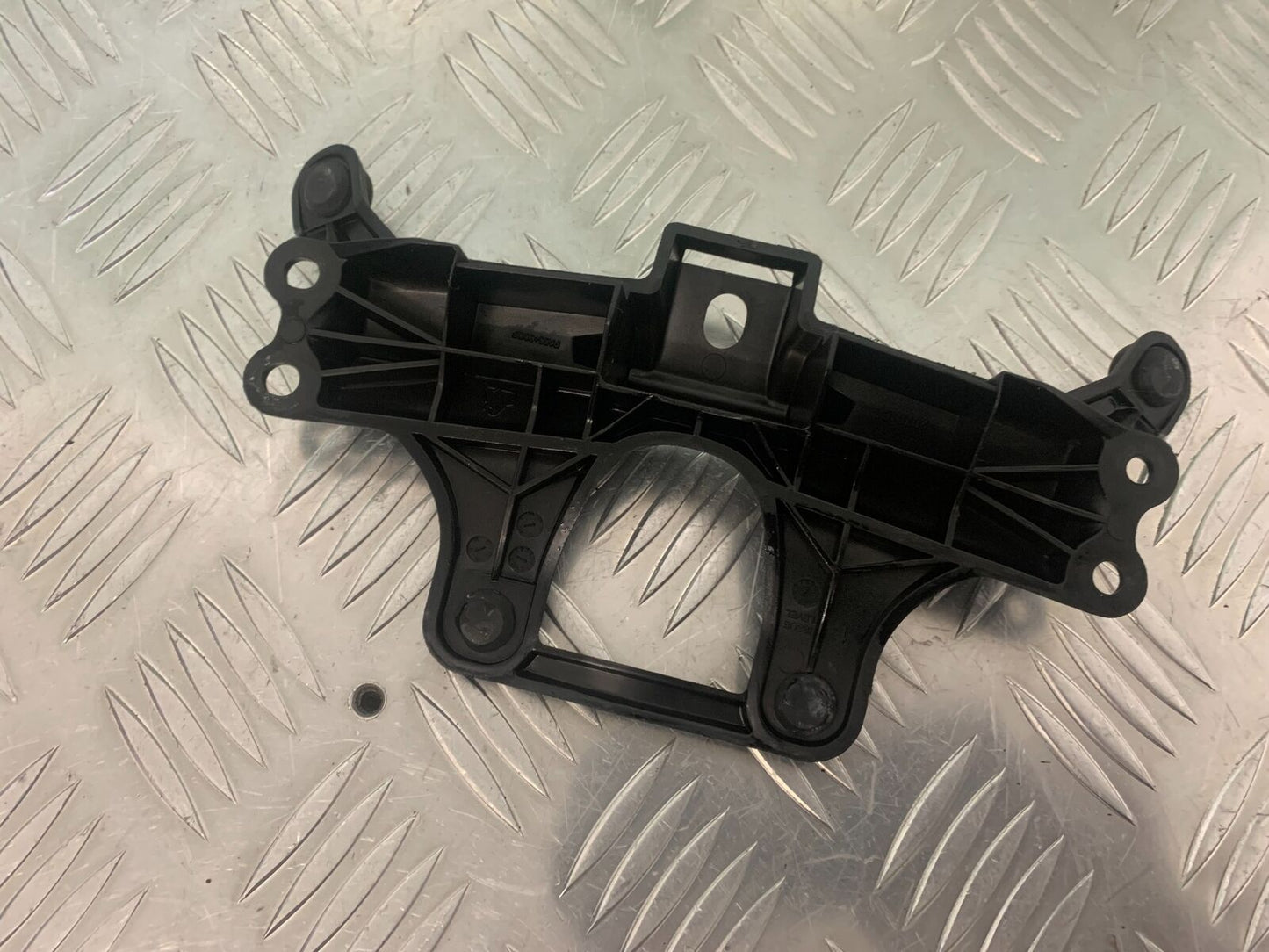TRIUMPH 675 STREET TRIPLE RX BRACKET YEAR 2015-17 (STOCK 971)