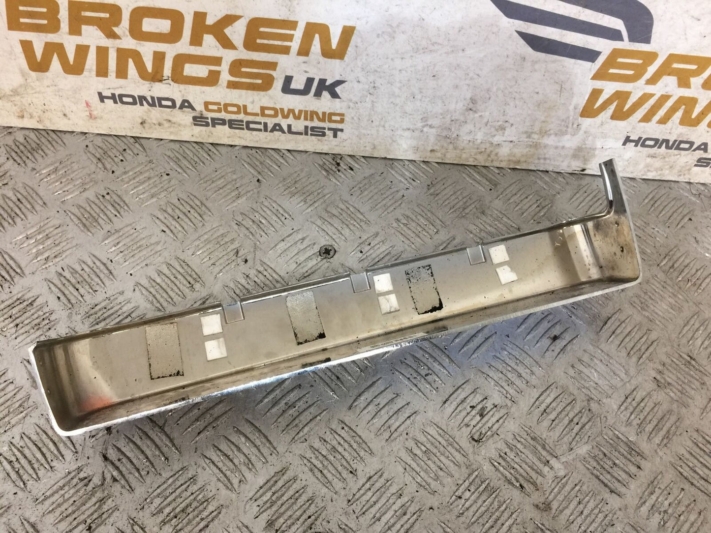 HONDA GL1800 GL 1800 LEFT CHROME ENGINE COVER YEAR 2004-10 ABS (STOCK 890)