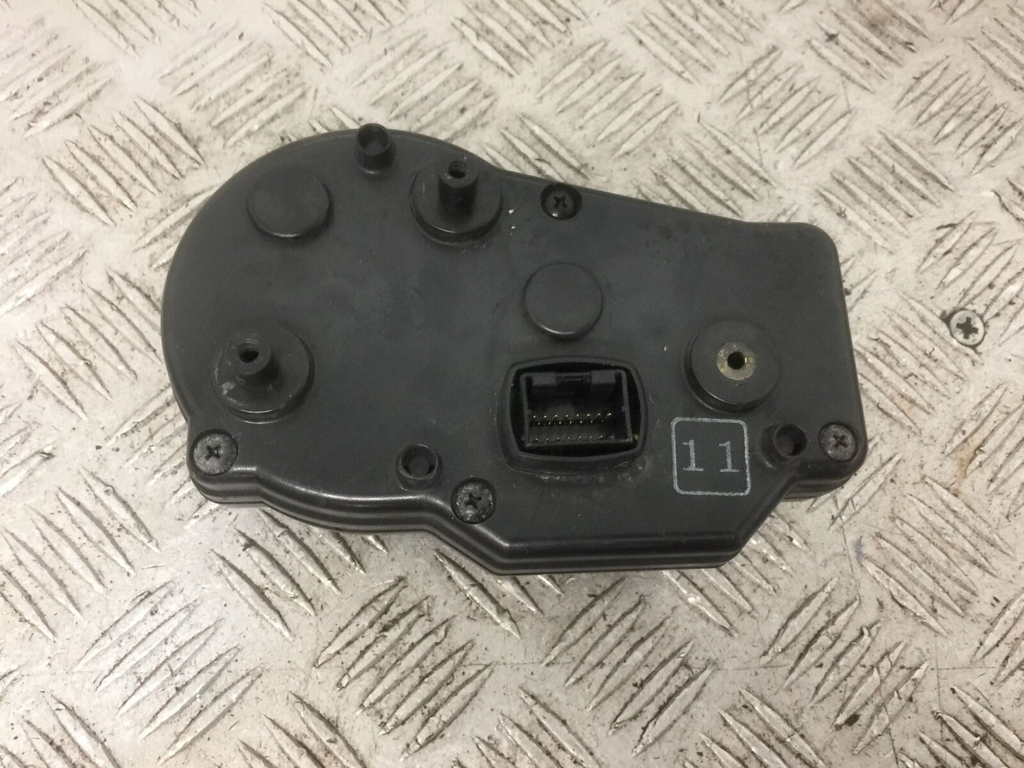 YAMAHA R6 5EB CLOCKS SPEEDO DASH YEAR 1999-2002 (STOCK 891)