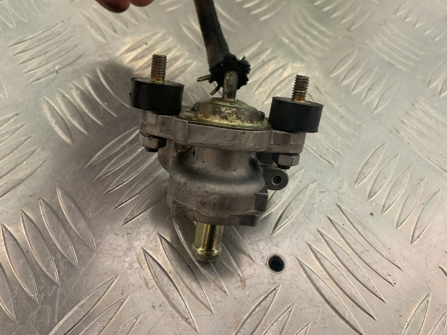 KTM 640 DUKE 2 AIR VALVE YEAR 2000-2006 (STOCK 988)