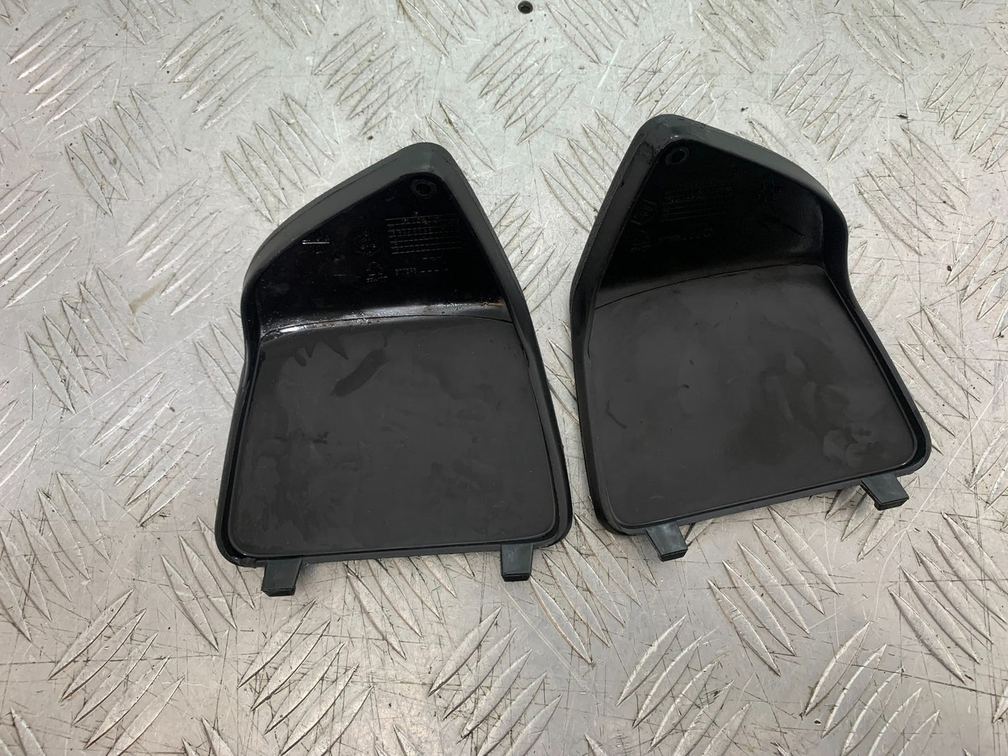 PIAGGIO VESPA GT125 L LEFT AND RIGHT INNER INFILLS YEAR 2003 (CMB1300)