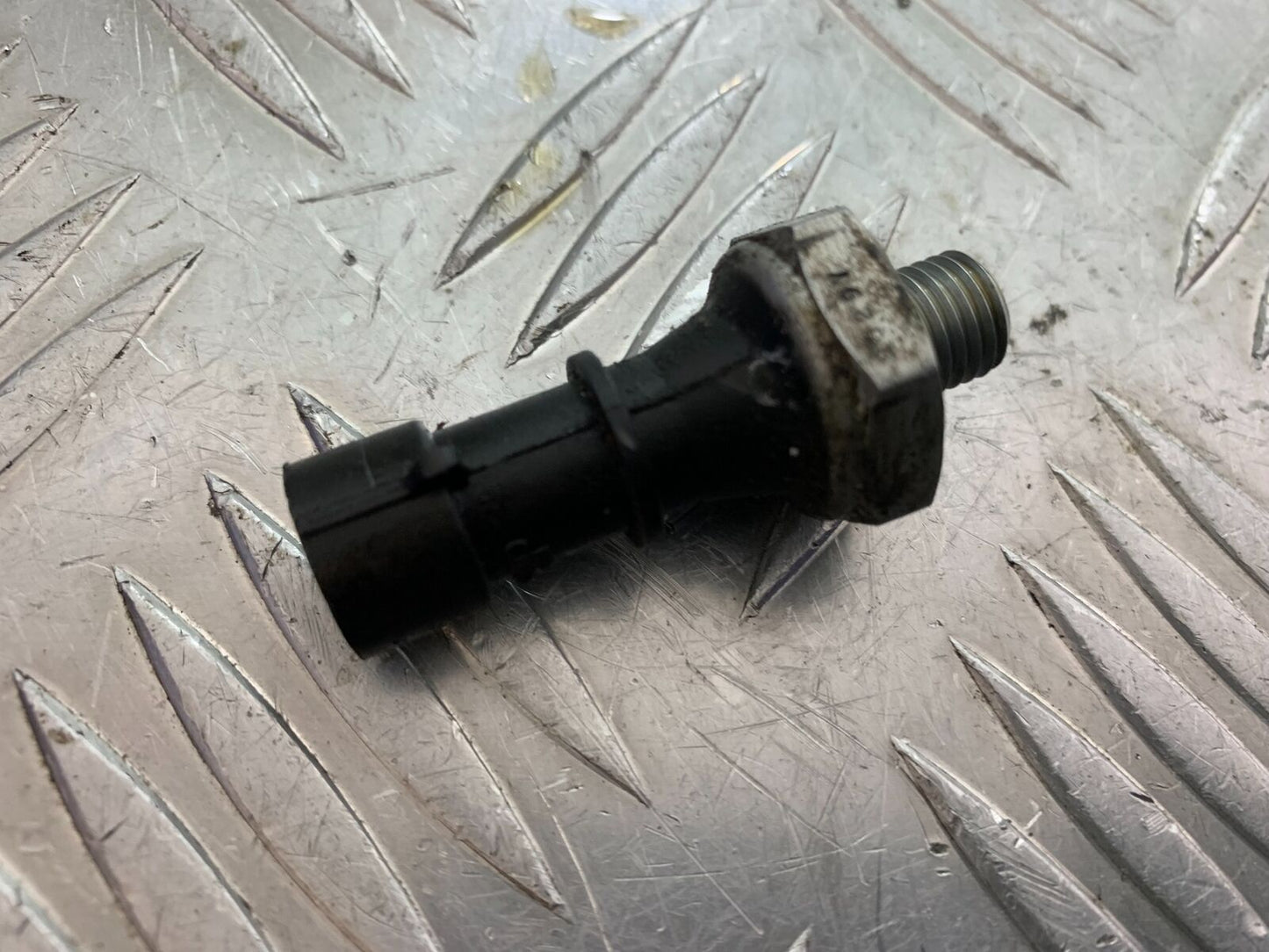 TRIUMPH 765 STREET TRIPLE RS OIL PRESSURE SWITCH YEAR 2018-2021 (STOCK 968)
