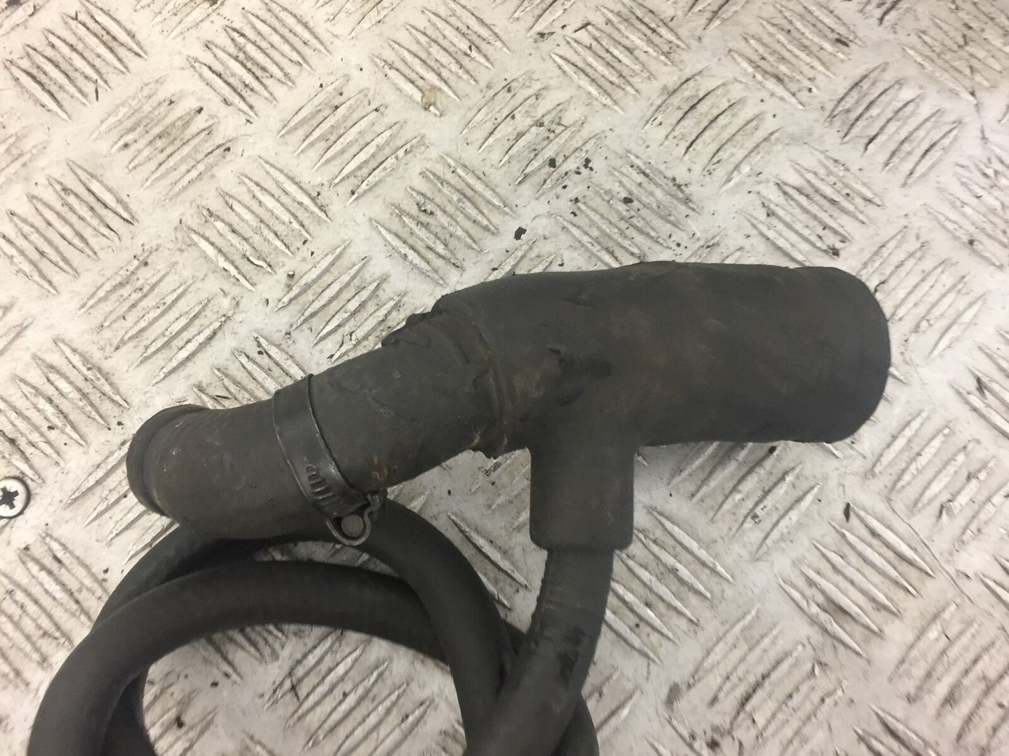 TRIUMPH 750 TRIDENT RADIATOR HOSE YEAR 1994 STOCK 396