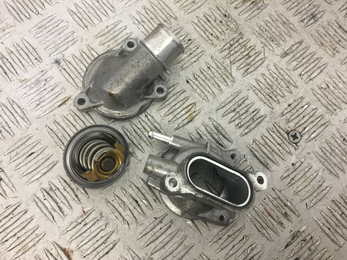 BMW S1000 RR THERMOSTAT YEAR 2015 STOCK (476)