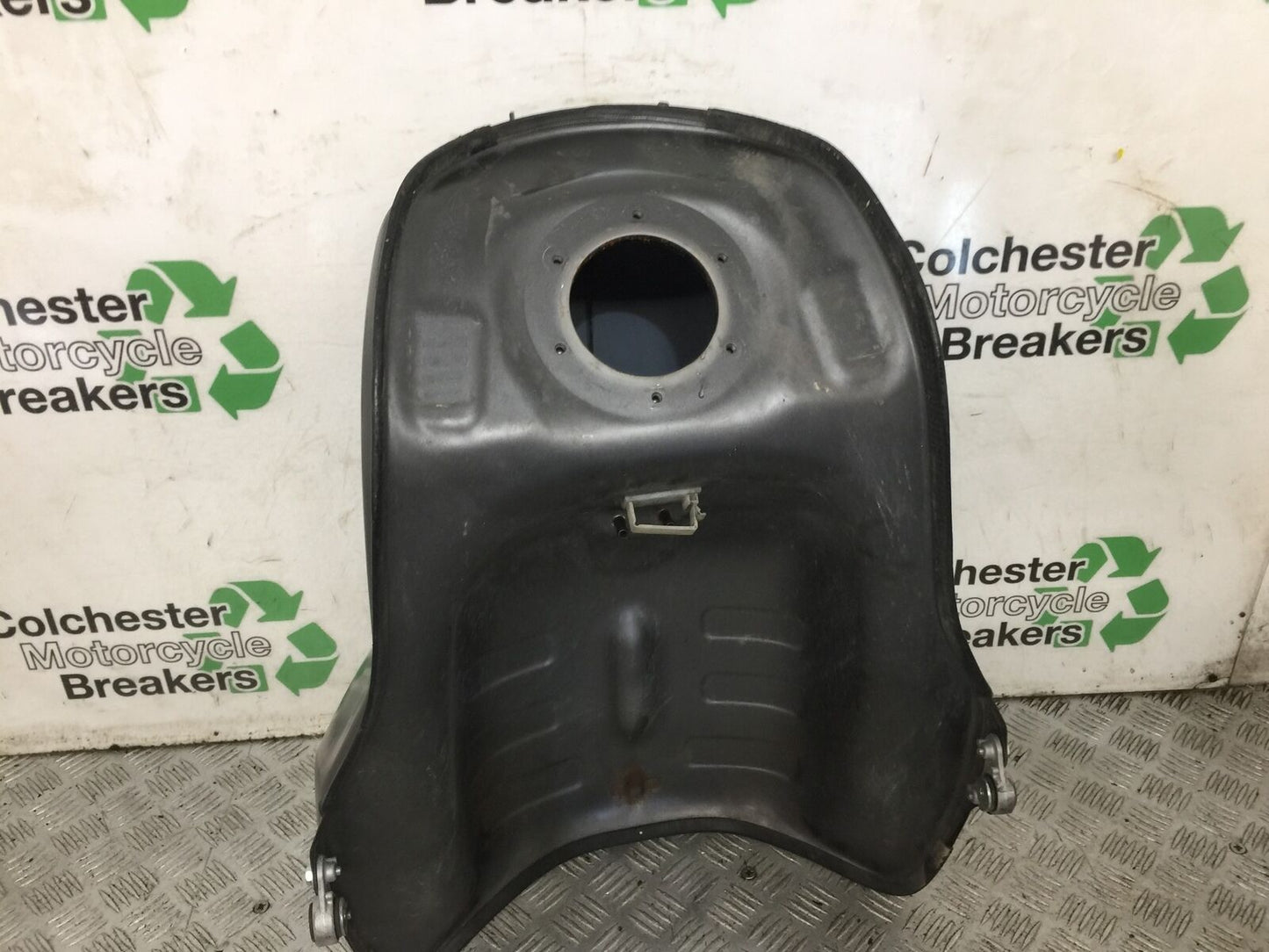 YAMAHA XT1200 Z SUPER TENERE PETROL TANK YEAR 2010-2021 (STOCK 894)