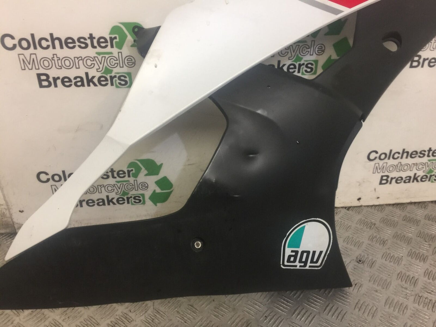 YAMAHA R6 RIGHT FAIRING PANEL YEAR 2008-2014 (STOCK 637)