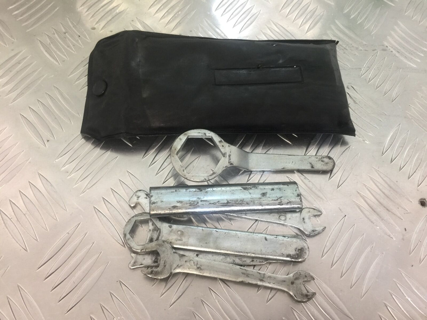 HONDA CBR1000 rr FIREBLADE TOOL KIT 2008-2011 (STOCK 930)