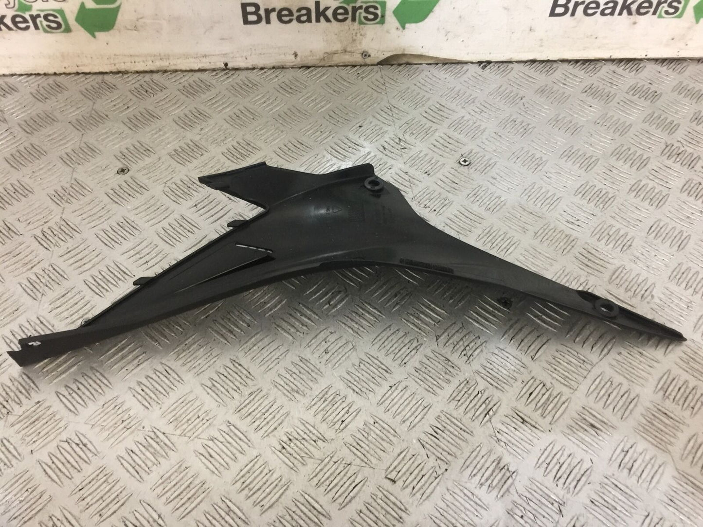 APRILIA TUONO 1000 V4R RIGHT SIDE INFILL PANEL YEAR 2011-13 (STOCK 746)