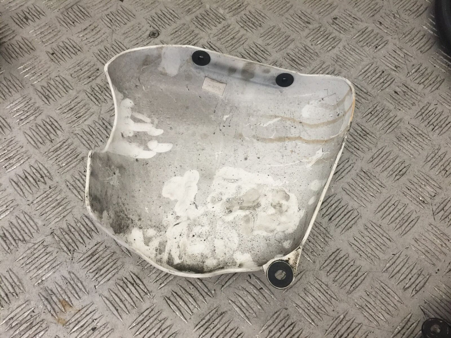 TRIUMPH BONNEVILLE 865 RIGHT SEAT PANEL YEAR 2008-2015 (STOCK 904)