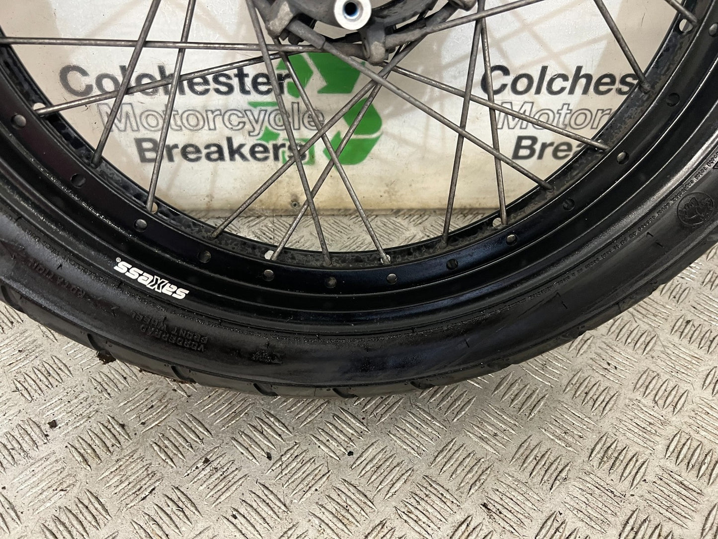 TRIUMPH TIGER 1200 EXPLORER FRONT WHEEL YEAR 2012-2015 (STOCK 901)