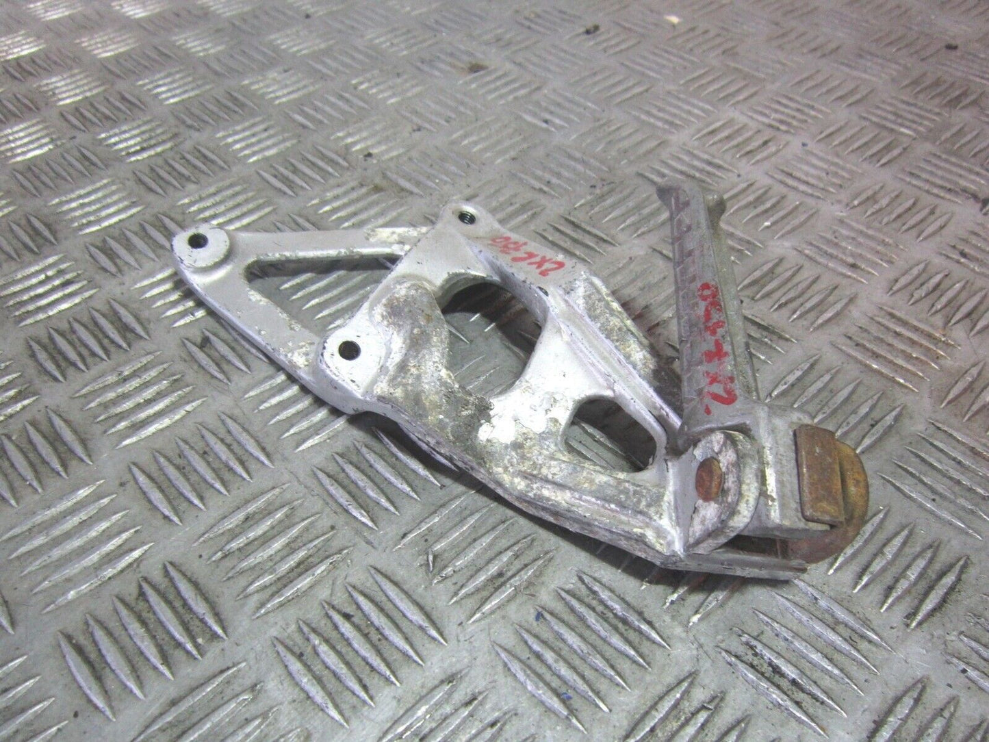 KAWASAKI ZXR750 ZXR 750 H1 LEFT REAR HANGER AND PEG YEAR 1989