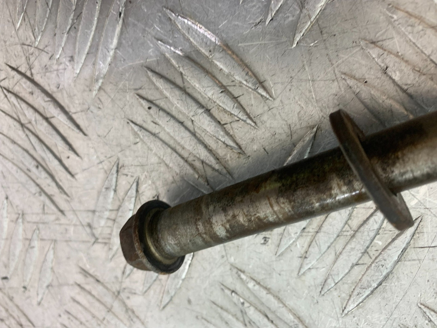 YAMAHA YS125 YS 125 REAR WHEEL SPINDLE & ADJUSTERS YEAR 2017-2021 (CMB1321)