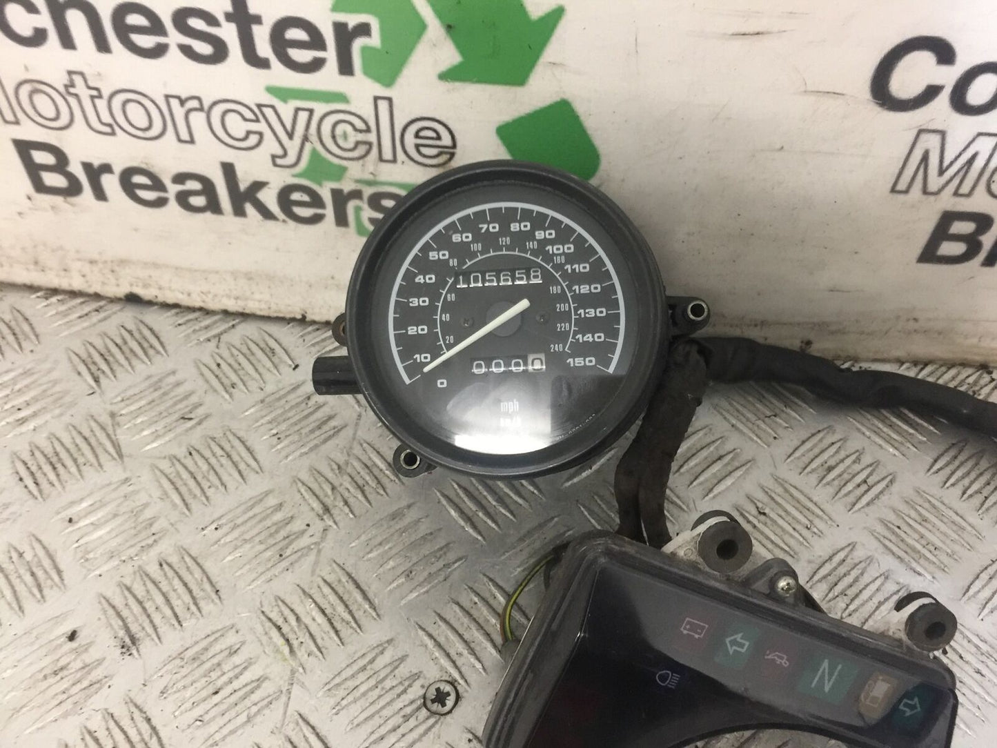 BMW R850 R R850R CLOCKS SPEEDO DASH YEAR 1994-2002 (STOCK 831)
