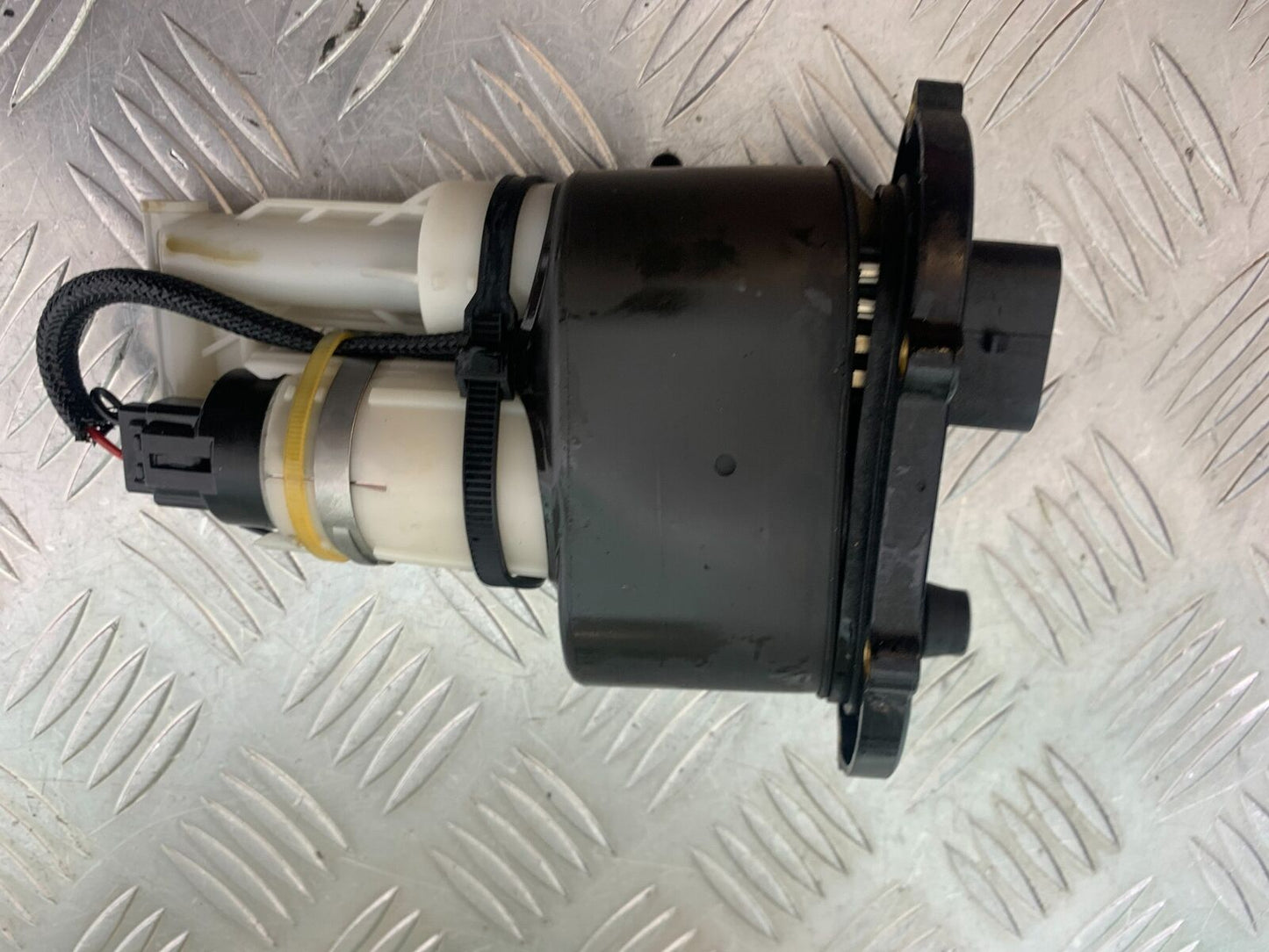 DUCATI DIAVEL 1200 PETROL PUMP YEAR 2014-17 (CMB1054)