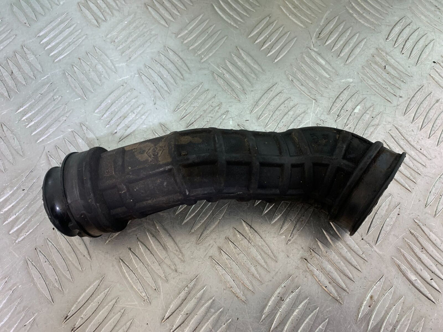 PIAGGIO X EVO 400 AIR BOX RUBBER YEAR 2007-2011 (CMB1069)
