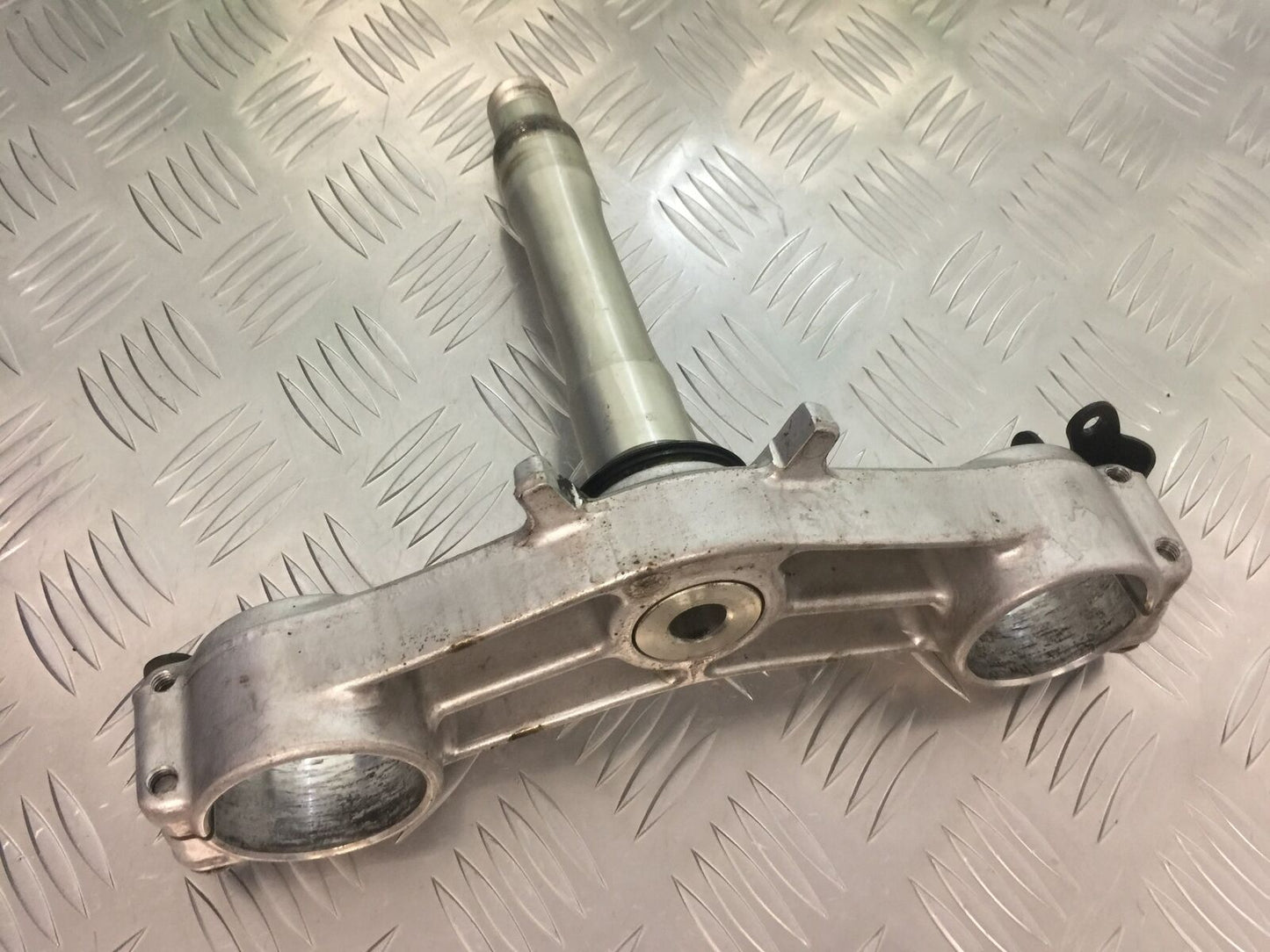 KAWASAKI ZX10R ZX10 R BOTTOM YOKE YEAR 2004-2005 (STOCK 932)