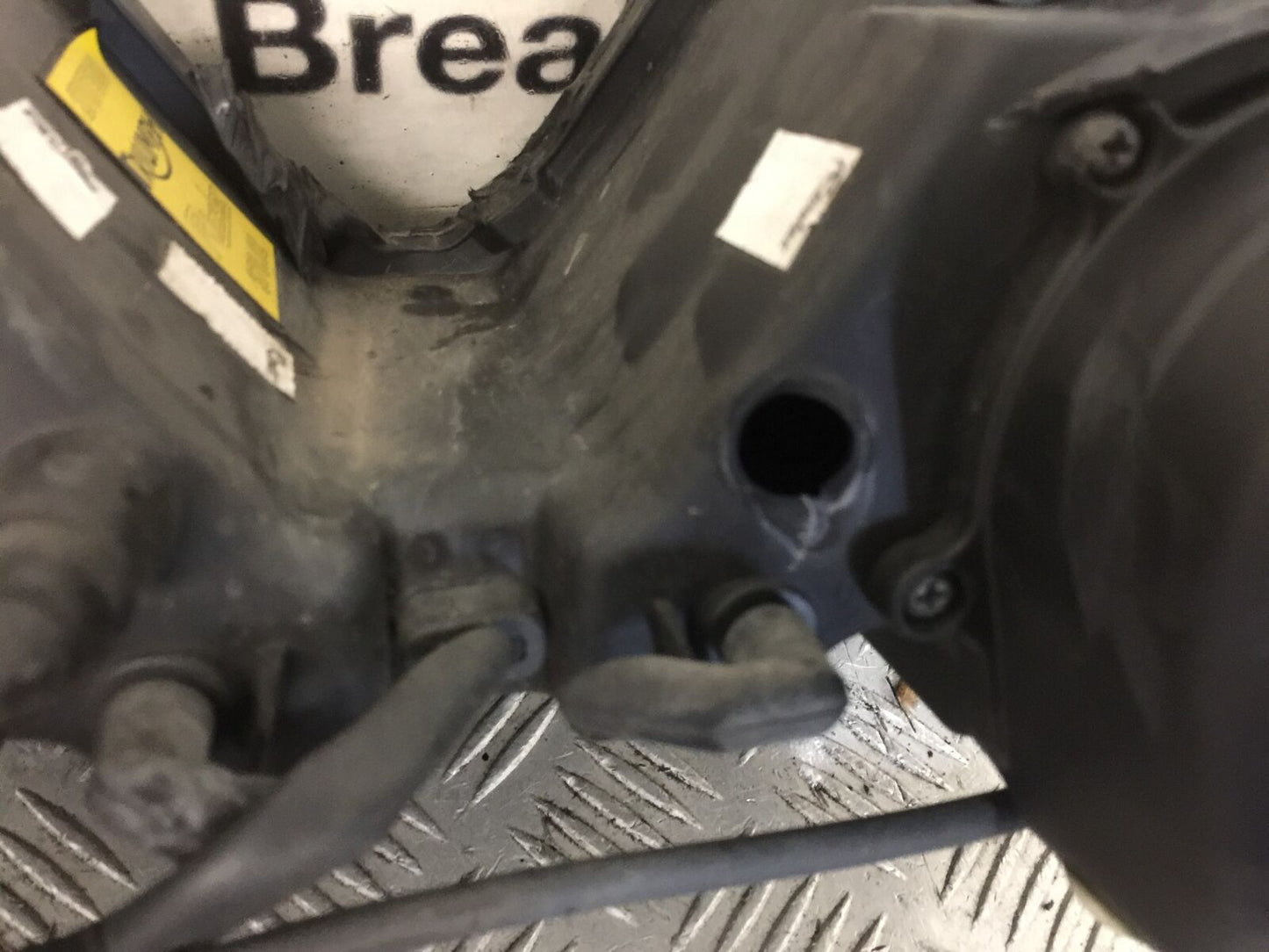 TRIUMPH 675 DAYTONA LEFT AND RIGHT TOP INFILL COVERS YEAR 2006-2008 (STOCK 905)