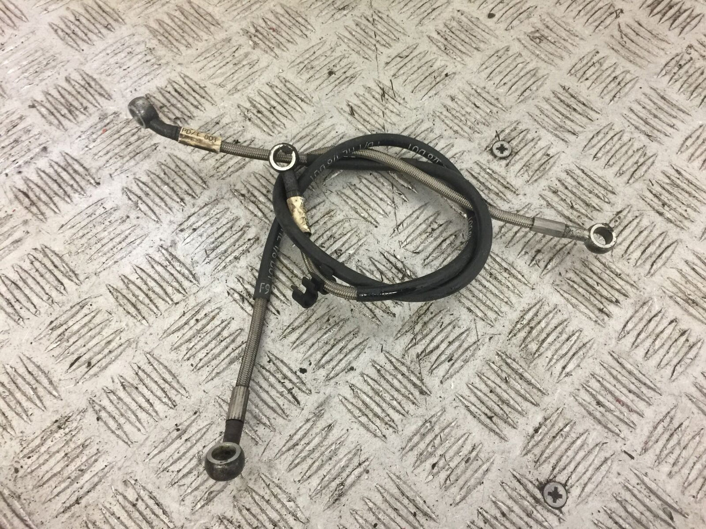 TRIUMPH 595 DAYTONA FRONT BRAKE LINES YEAR 1997-1998 (STOCK 691)