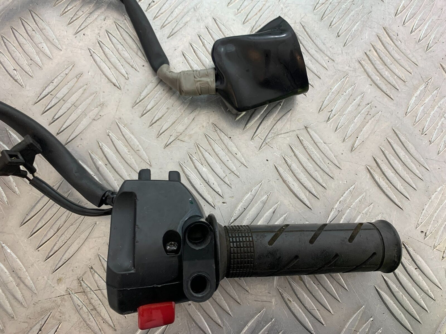 HONDA CBR500R CBR 500 R RIGHT SWITCH GEAR YEAR 2012-16 (CMB1066)