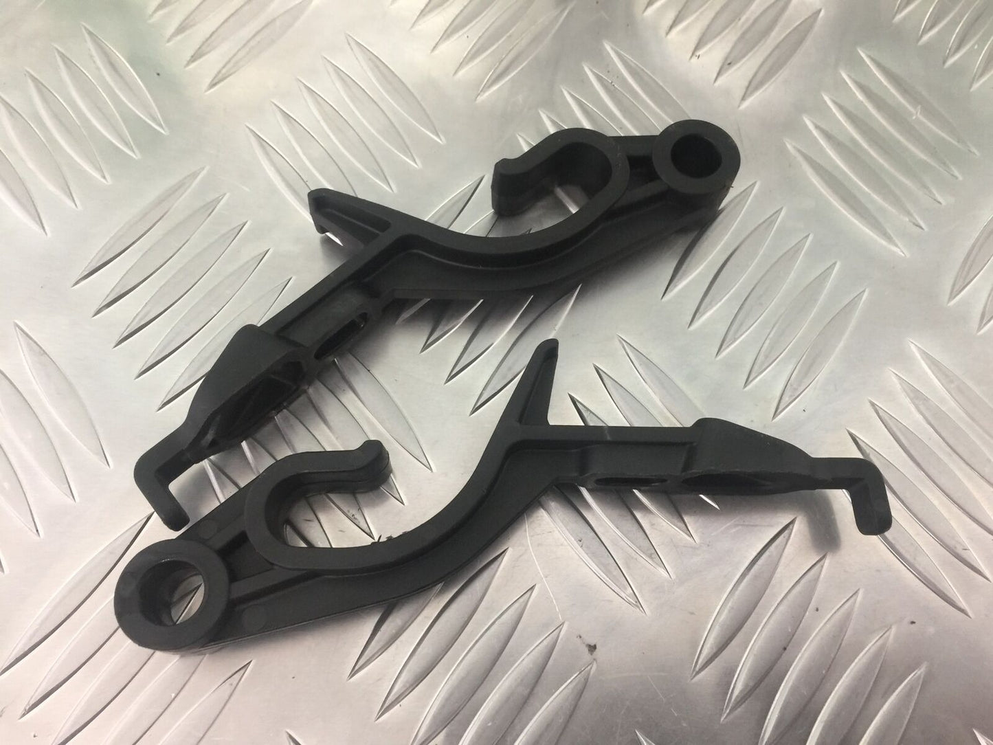 TRIUMPH TIGER 800 XRT 2 X HOOKS YEAR 2015-2017 (STOCK 920)