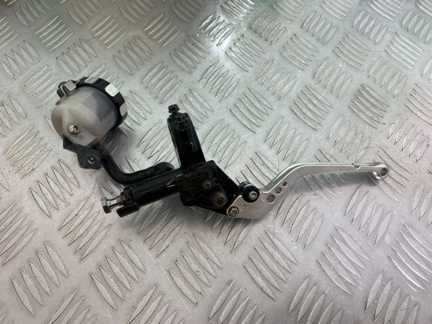 SUZUKI SV1000 SV 1000 K4 FRONT BRAKE MASTER CYLINDER YEAR 2003-2007 (CMB1042)