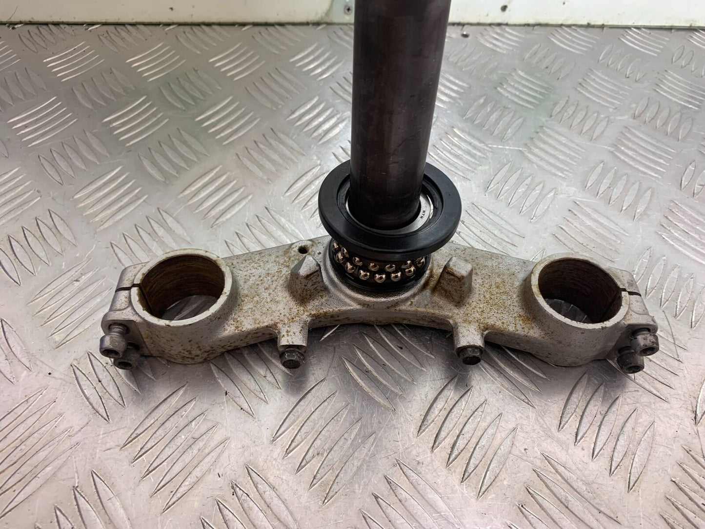 KAWASAKI ER6 N BOTTOM YOKE YEAR 2005-2008 (CMB1034)