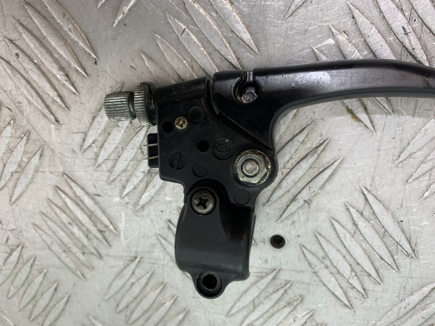 HONDA XL125 VARADERO CLUTCH LEVER AND BRACKET YEAR 2001-2006 (CMB1304)
