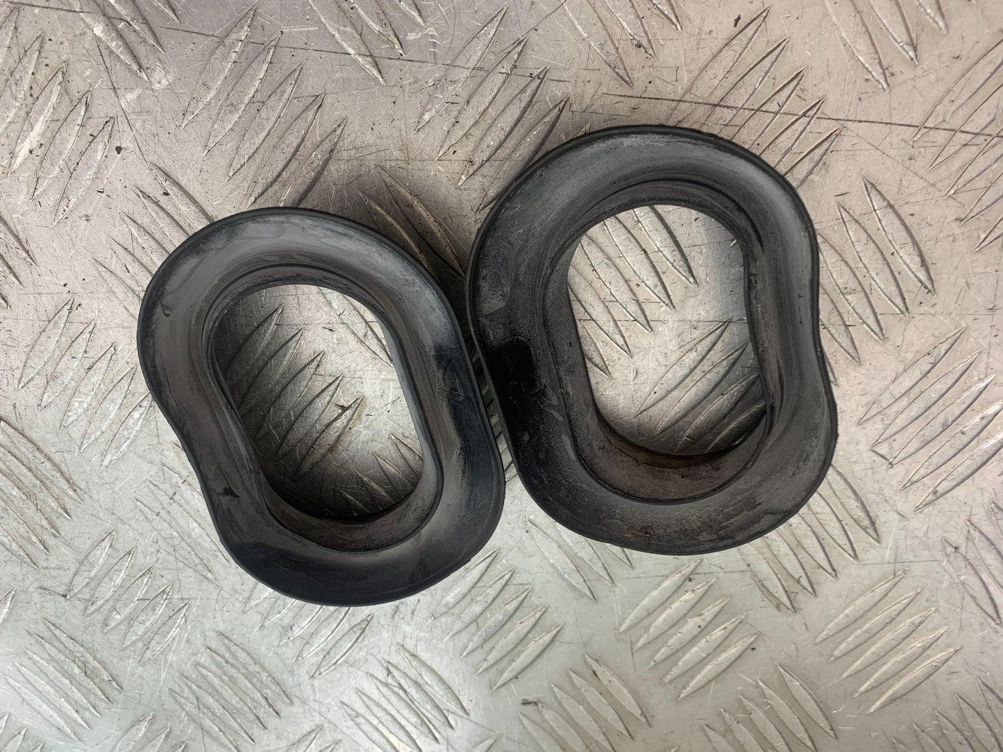 SUZUKI GSXR750 GSXR 750 K4 K5 AIR TUBE RUBBERS 2004-2005 (CMB1319)