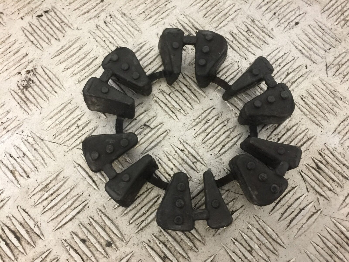 TRIUMPH 675 STREET TRIPLE CUSH DRIVE RUBBERS 2008-2012 (STOCK 736)