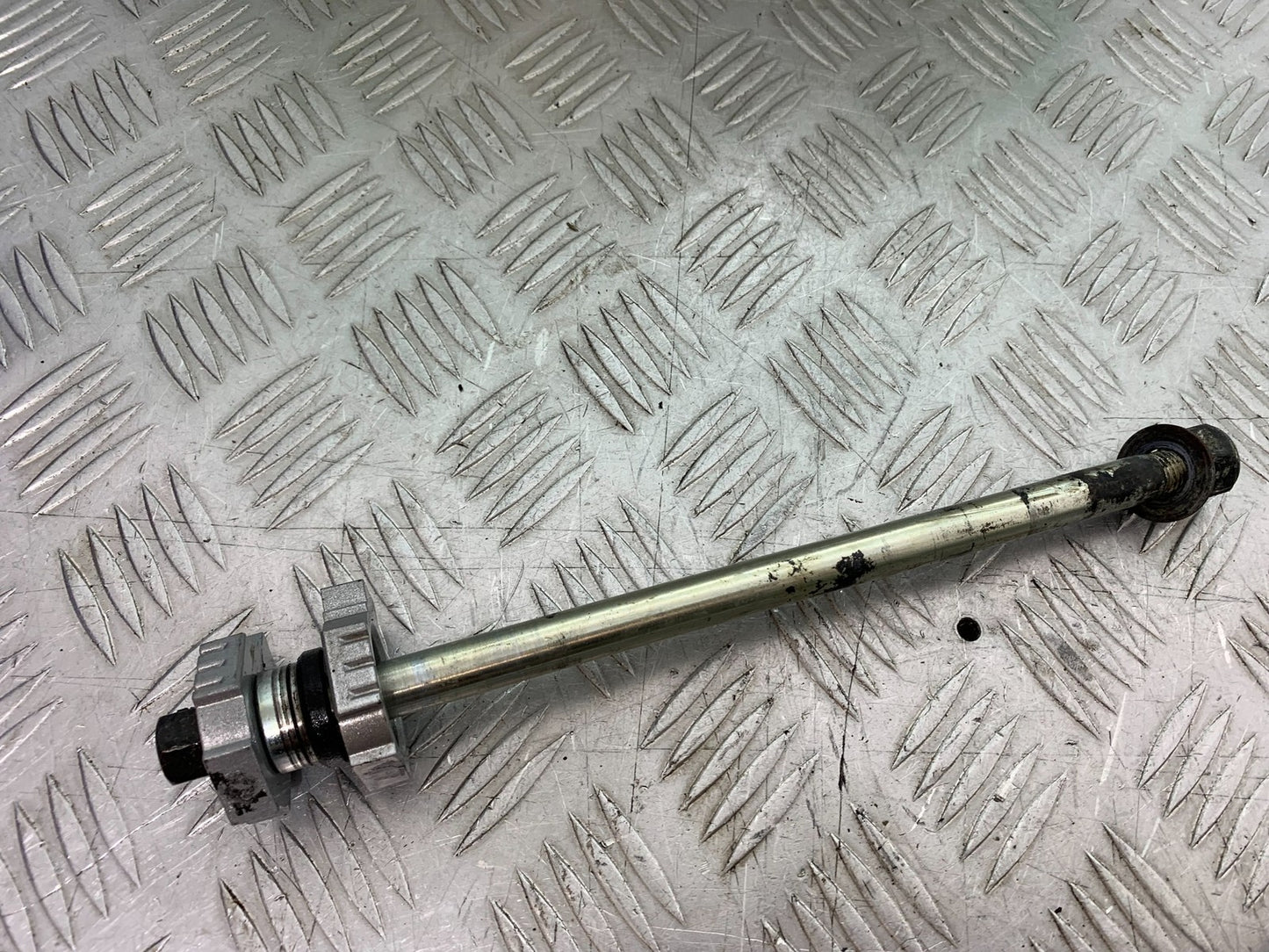 KTM DUKE 125 REAR WHEEL SPINDLE YEAR 2017-2022 (CMB1274)