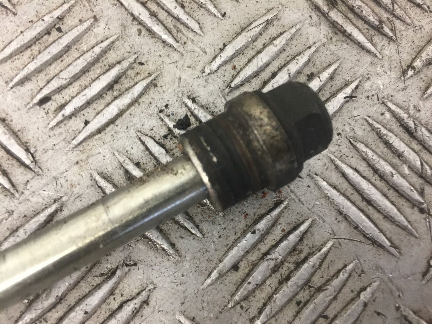 HONDA VISION NSC110 NSC 110 FRONT WHEEL SPINDLE YEAR 2012 STOCK 600