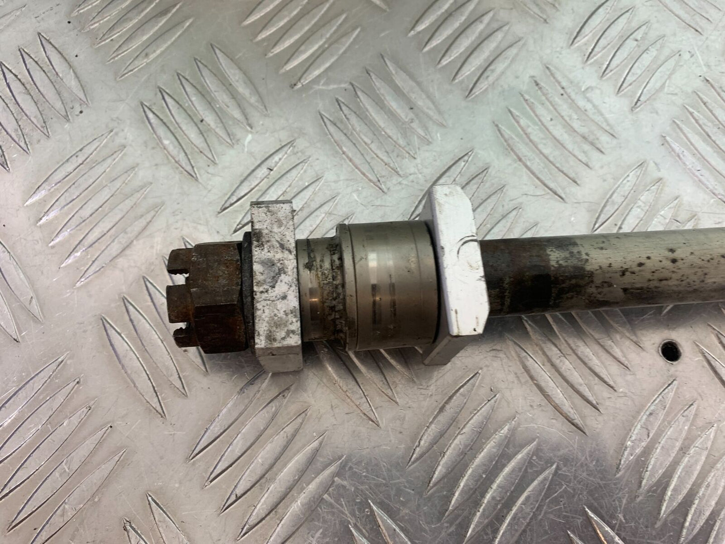 KAWASAKI ZX6R ZX6 R REAR WHEEL SPINDLE YEAR 2007 2008 (CMB1002)